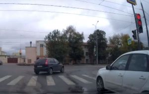 Водитель в Пензе проявил фантастическую наглость на перекрестке