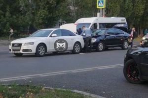 В пензенском микрорайоне Арбеково иномарка влетела в «Audi»
