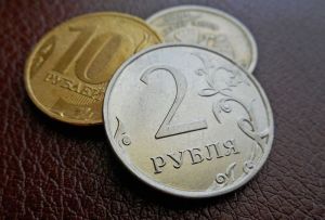 В ходе торгов на Московской бирже рухнул курс рубля