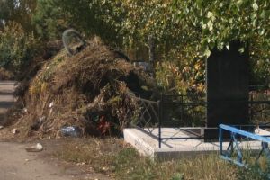 «А воз и ныне там». Пензенец показал навалы мусора на Восточном кладбище