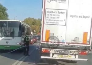 На пензенском участке трассы М-5 столкнулись три фуры