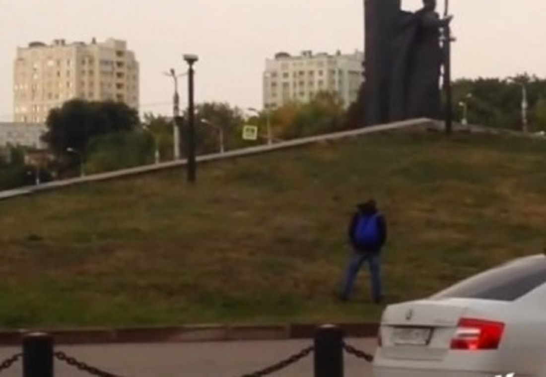 «Это же Обама». Пензенец помочился на городскую святыню