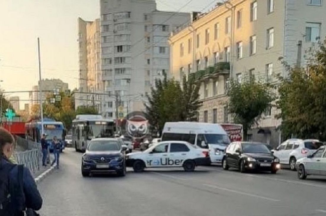 «Разворачивался через две сплошные». Пензенцы сообщают о ДТП с такси