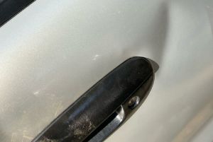 В Пензе ищут агрессивного велосипедиста, атаковавшего иномарку