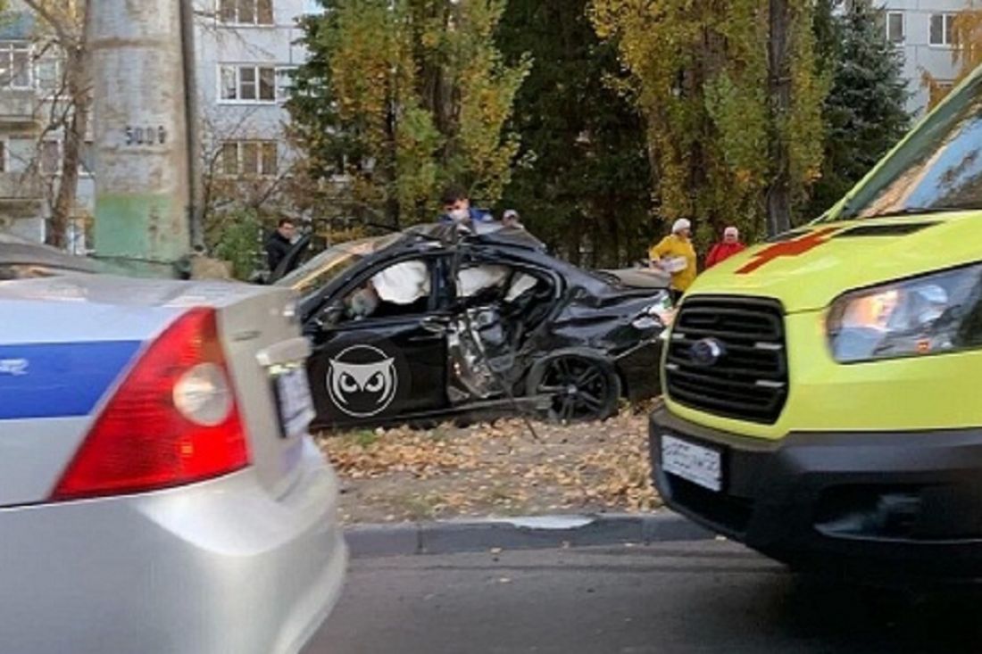 Появилось видео с места жесткой аварии с иномаркой «BMW» в Пензе