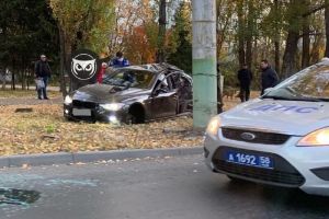 «Двое пострадавших». В Пензе иномарка «BMW» вылетела с дороги