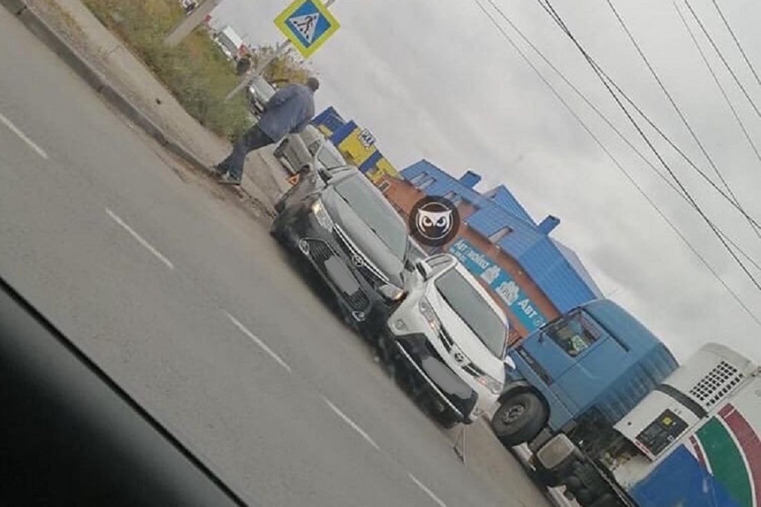 В пензенском микрорайоне Север столкнулись две иномарки «Toyota»