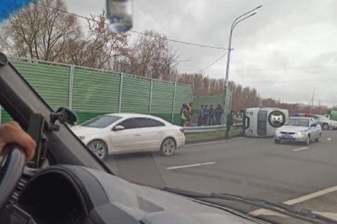 На окраине Пензы перевернулась «буханка». Фото