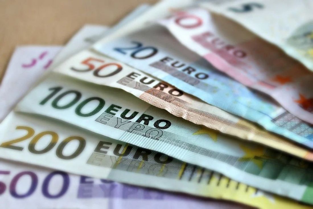 Курс евро поднялся выше 92 рублей