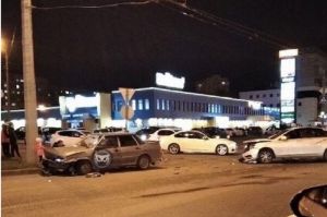 Две легковушки устроили ДТП на улице Карпинского в Пензе
