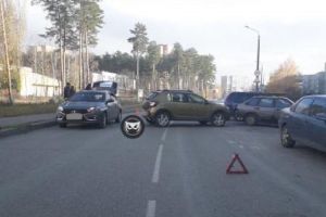В Заречном две столкнувшиеся легковушки перегородили дорогу