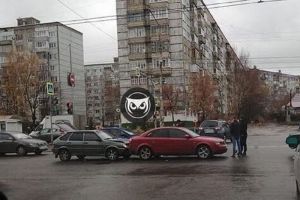 В пензенском микрорайоне Арбеково «четырнадцатая» влетела в иномарку