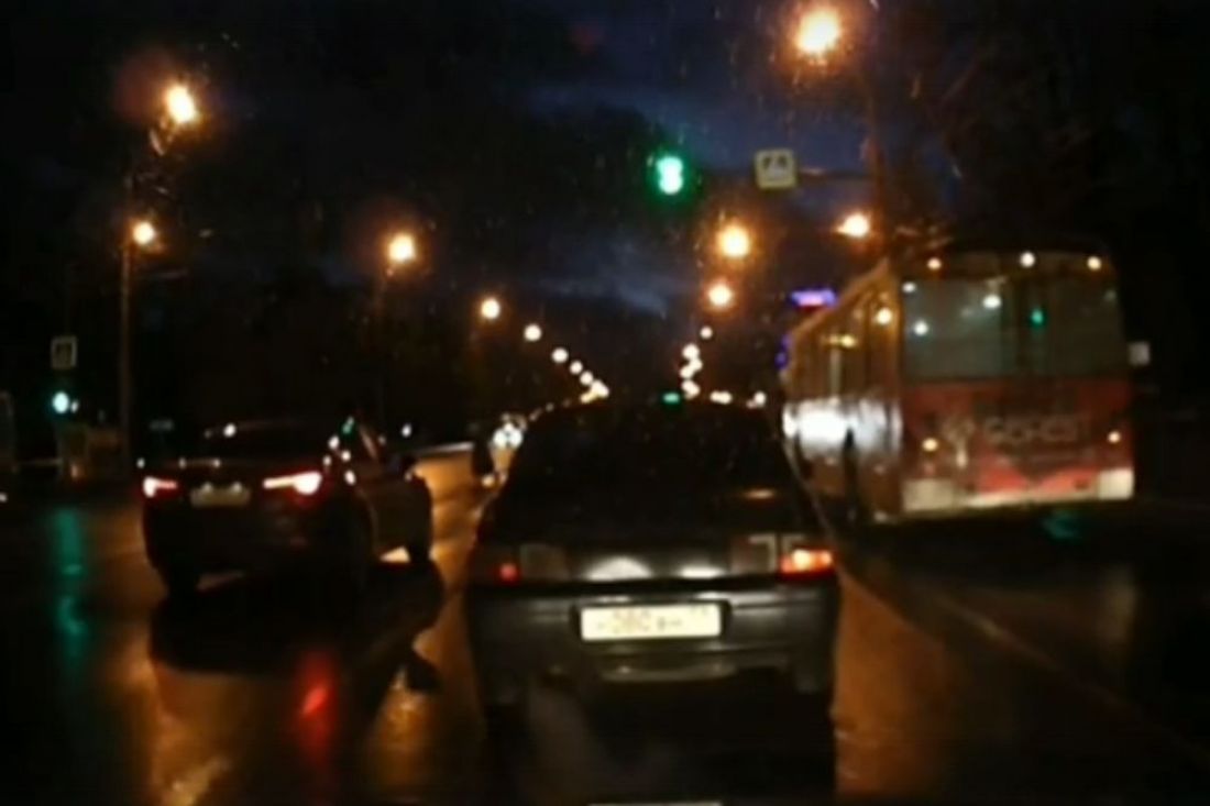 Опубликован момент аварии в Пензе, после которой скончалась женщина