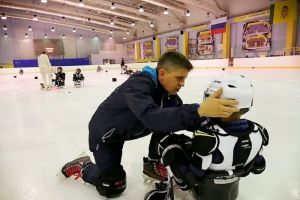 В Пензе прошла первая открытая тренировка команды по адаптивному хоккею «Квартала Луи»