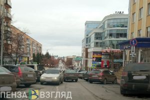 Пензенский автохам нагло прокатился вверх по улице Московской