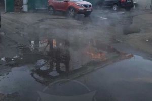 Будущий каток. На проезде Байдукова в Пензе прорвало водопровод