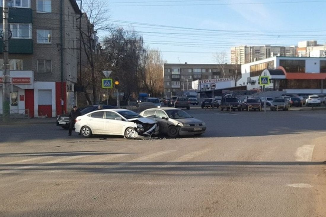 В Пензе ищут очевидцев жесткой аварии на Южной поляне