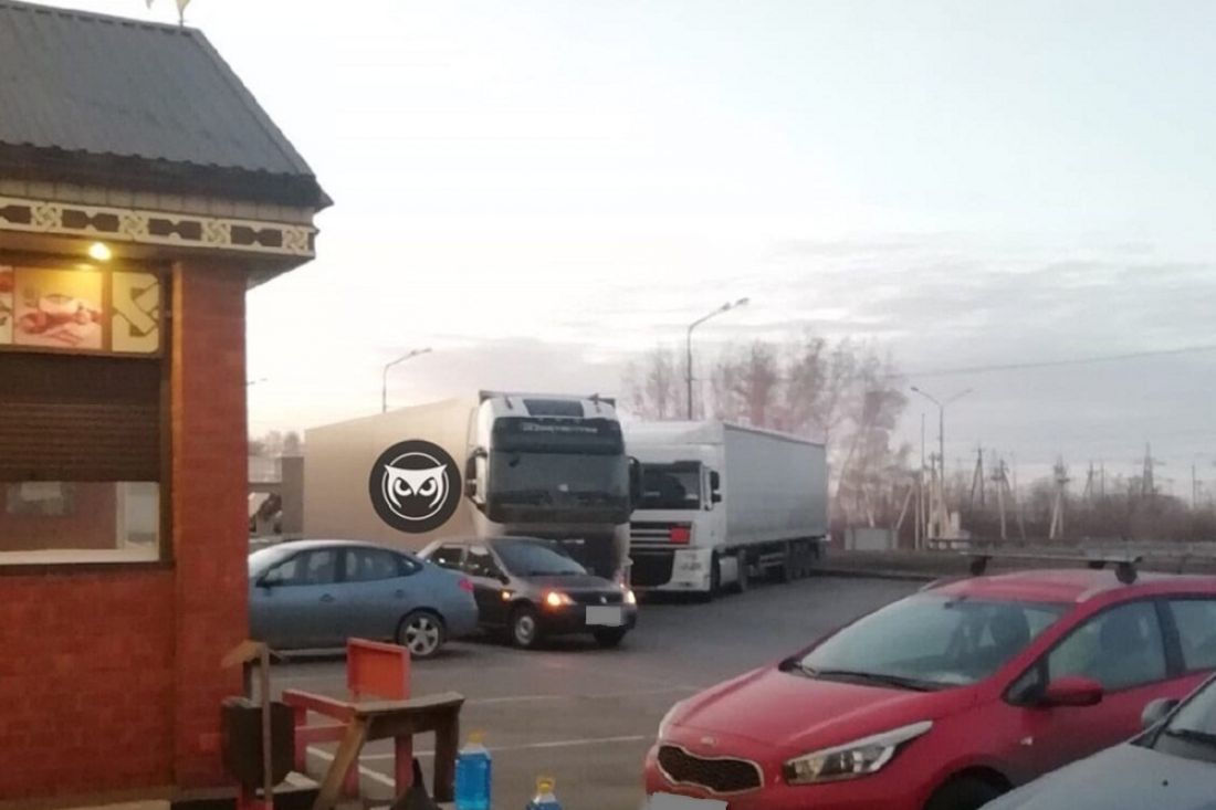 Очевидец сообщил об аварии с участием фуры в Пензе
