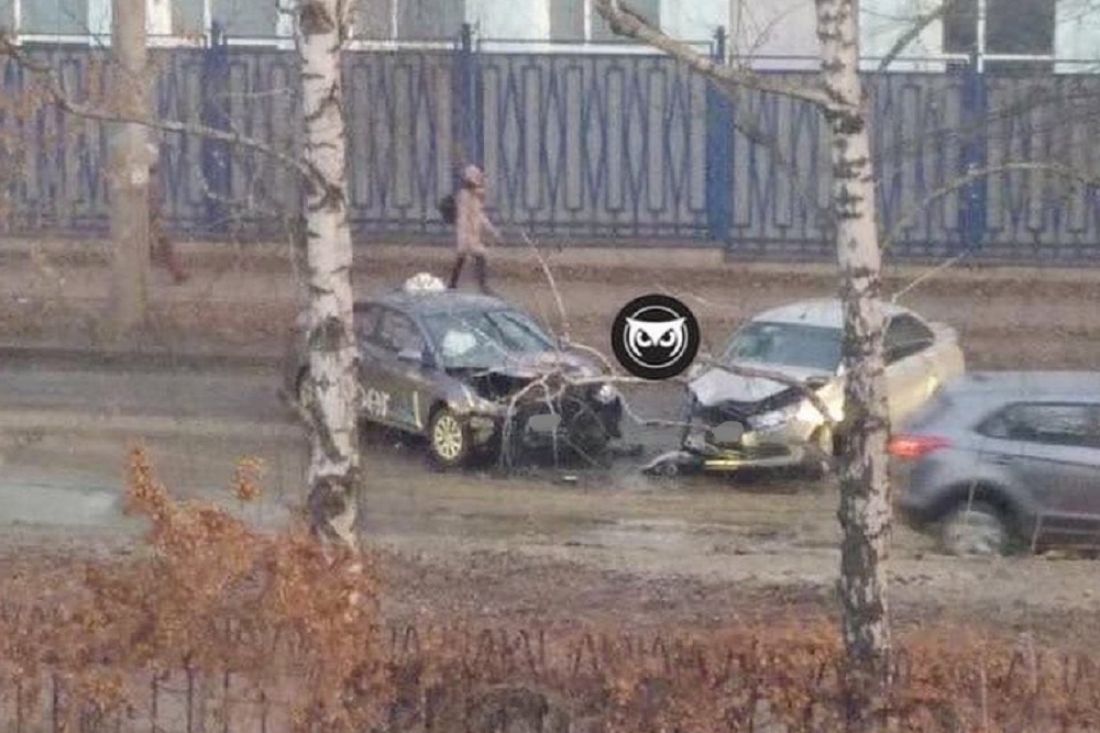 Жесткое ДТП в Пензе спровоцировало огромную пробку. Фото