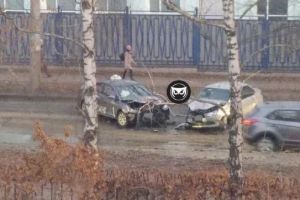 Жесткое ДТП в Пензе спровоцировало огромную пробку. Фото