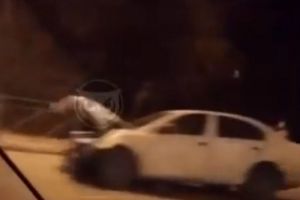 На видео попала разбившаяся на окраине Пензы иномарка