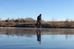 «Трагедия ничему не научила». Пензенцы продолжают гулять по неокрепшему льду