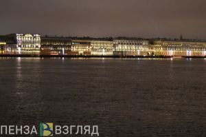 Под Питером мужчина с топором взял в заложники 6 детей