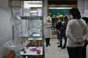 Пензенцев познакомят с работами потомственного стекольщика