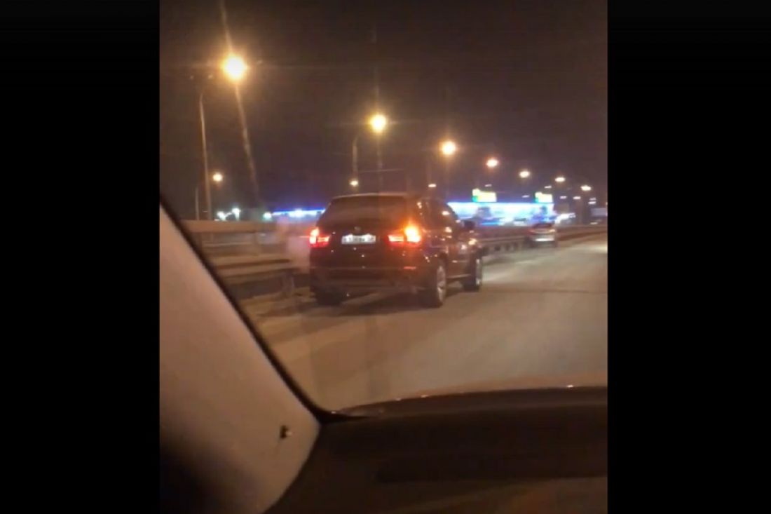 На обледеневшем путепроводе в Пензе случилось ДТП. Видео