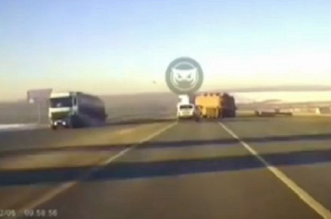На выезде из Пензы грузовик создал опасную ситуацию на дороге. Видео