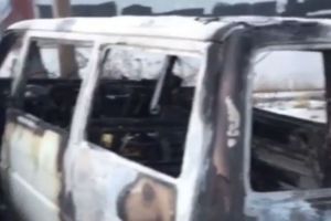 В Пензе сгорел один и пострадал от огня другой автомобиль