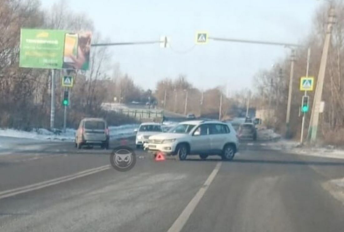 Из-за аварии на Бугровке в Пензе перекрыта проезжая часть