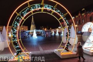 «Огоньки сверкают...». Фотоэкскурсия по предновогоднему центру Пензы
