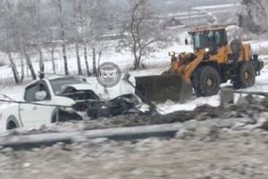 Под Пензой машина улетела в кювет со скомканным передом. Фото