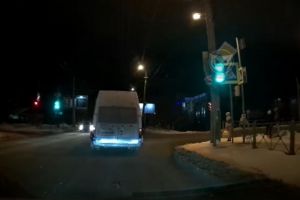 В Пензе сняли самое эффектное появление человека на проезжей части. Видео