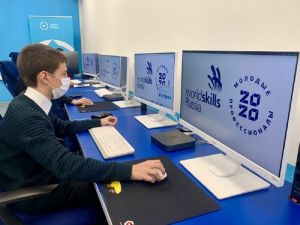 В ПГУ более ста учащихся сдали экзамен по новым стандартам