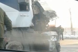 Около пензенского поселка Монтажный столкнулись два грузовика. Видео
