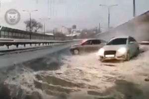 На видео попал момент ДТП на Измайловском мосту в Пензе