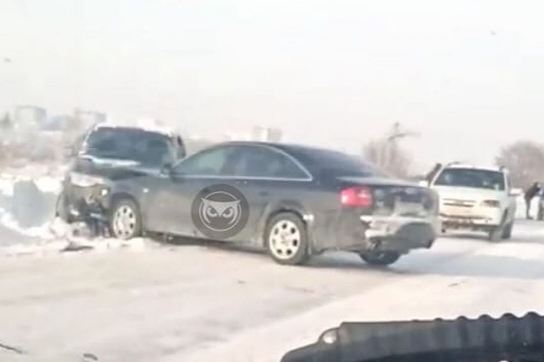 По дороге к понтонному мосту в Пензе произошла авария