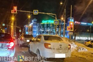 В центре Пензы в ДТП угодили две иномарки