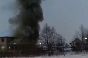Столб черного дыма. Пензенцы поделились видео с места пожара
