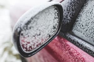 На дороге под Пензой автомобиль опрокинулся на крышу. Фото