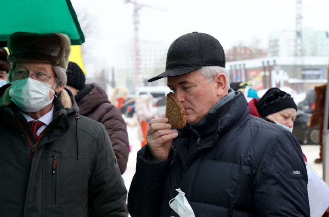 «Пахнет детством». Пензенский губернатор рассказал о том, что купил на ярмарке