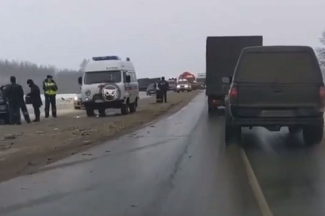 Появилось видео с места жесткого ДТП на трассе М-5 в Пензенской области