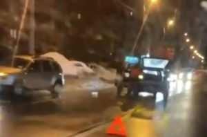 Жители Пензы сообщают о ДТП на улице Кижеватова. Видео