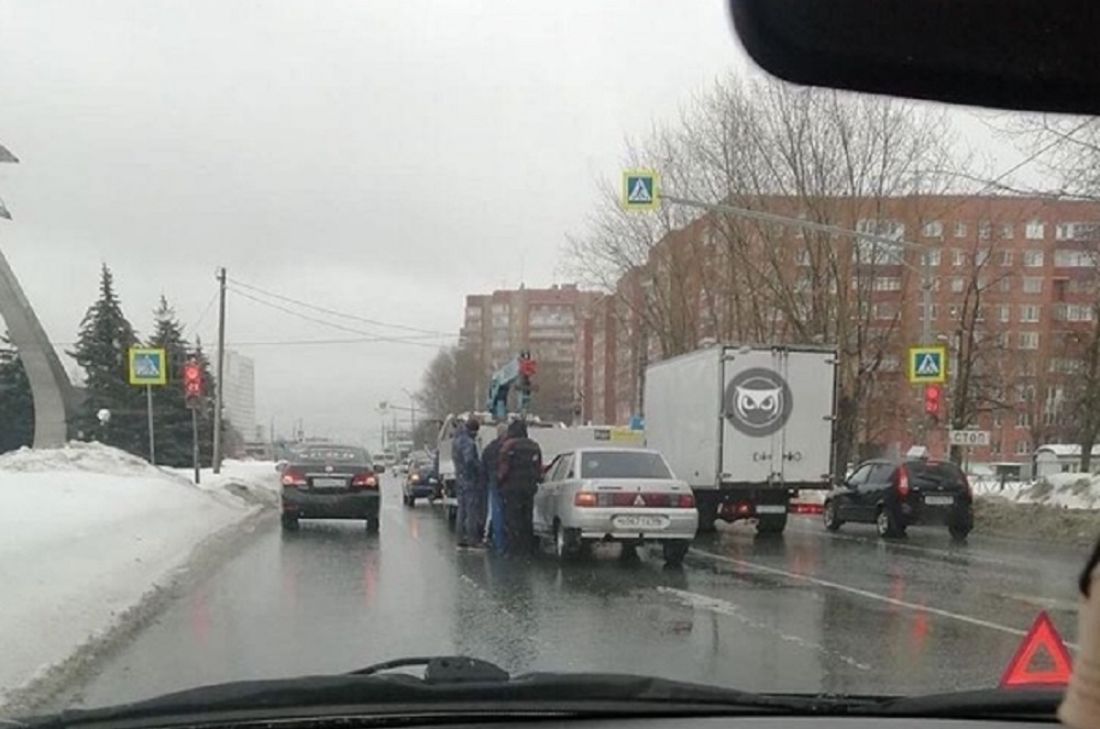 У «Самолета» в Пензе из-за аварии осложнено движение транспорта