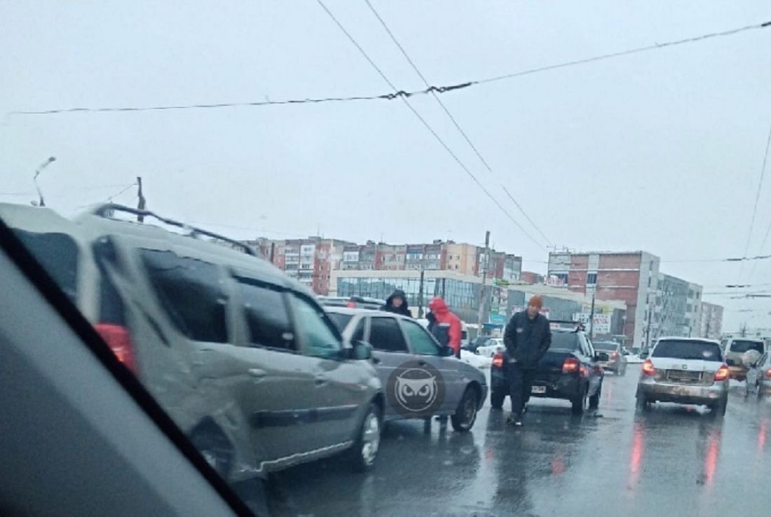 В пензенском микрорайоне Арбеково из-за ДТП заблокирован проезд