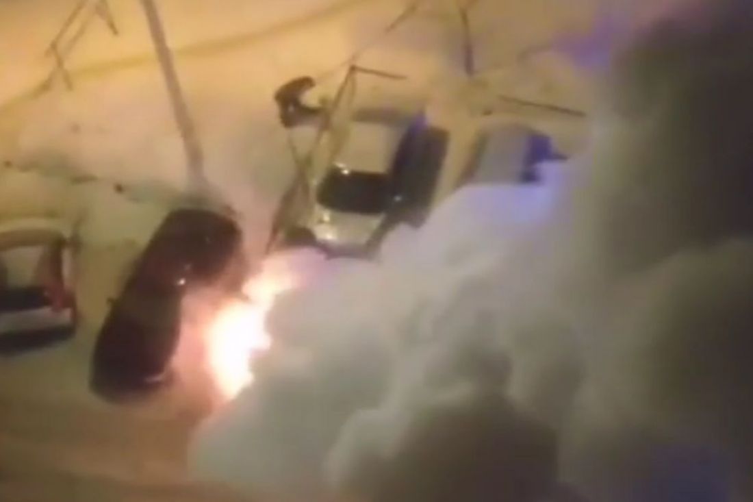 Опубликовано видео с горящим автомобилем на улице Ленина в Пензе