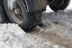 Пензенский водитель выехал навстречу снегопаду на чудо-машине. Видео
