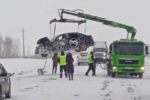В ДТП под Пензой изуродовало иномарку. Фото